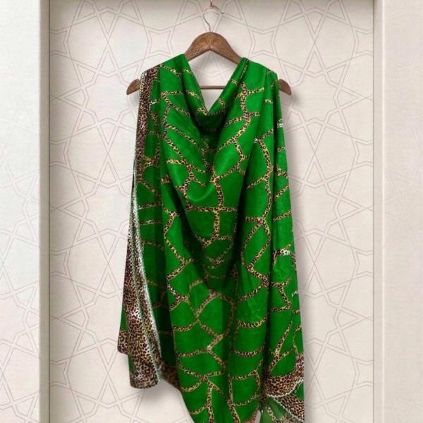 Elegant Geometrical Leopard Print Orna