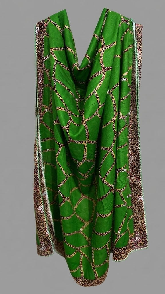 Elegant Geometrical Leopard Print Orna