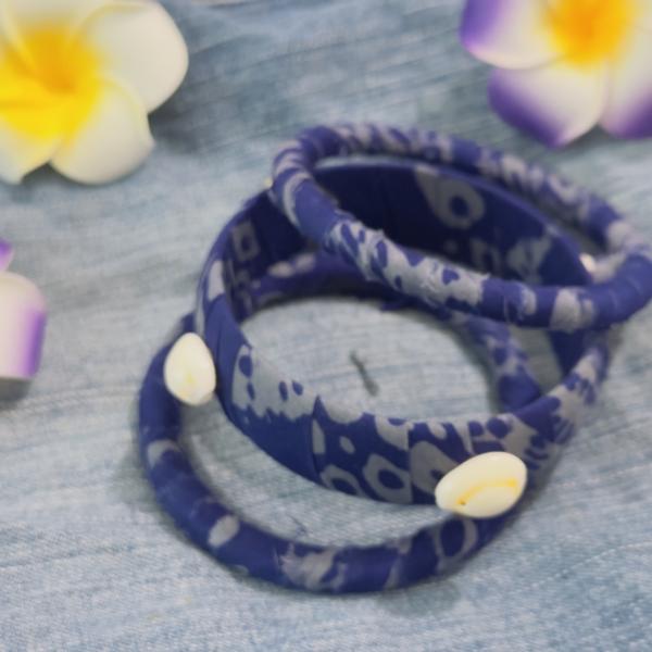 Handmade Blue Fabric Bangle Set with Shell Design – Stylish Ethnic Bracelet